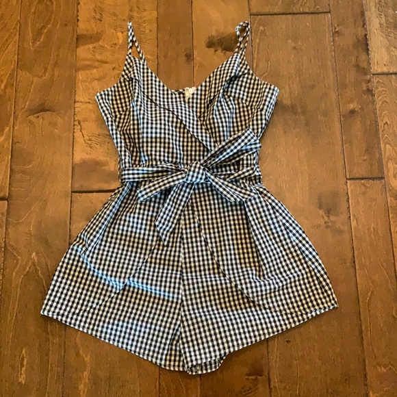 Checkered Romper - Picture 2 of 4